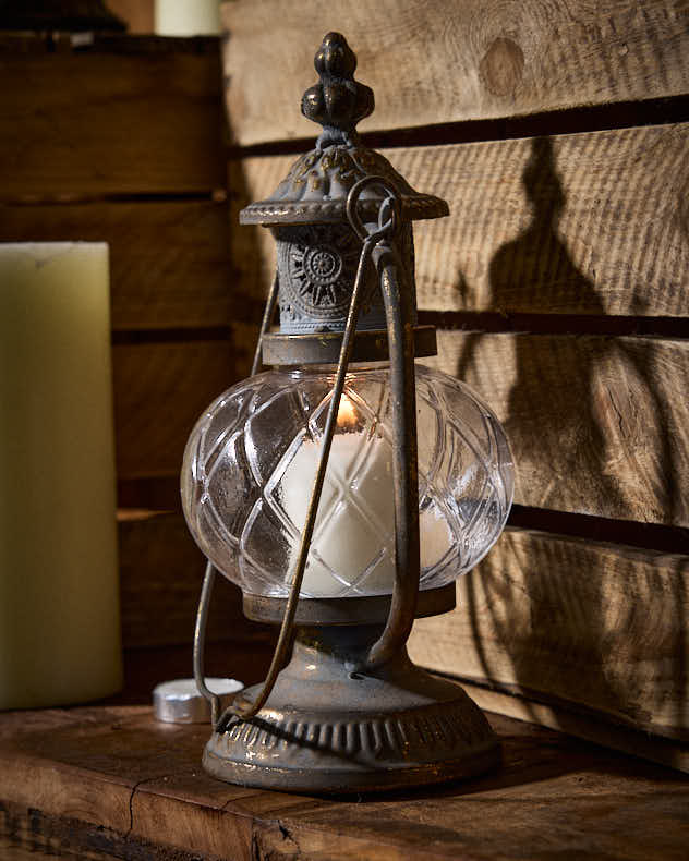 Why Ribbed Candle Holders Are Trending in Home Décor